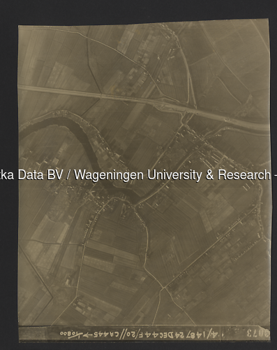 Luchtfoto Ridderkerk (1944) uit de collectie Wageningen University WOII