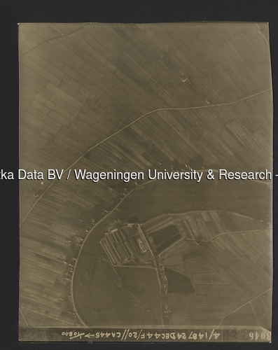 Luchtfoto Oosterwijk (1944) uit de collectie Wageningen University WOII