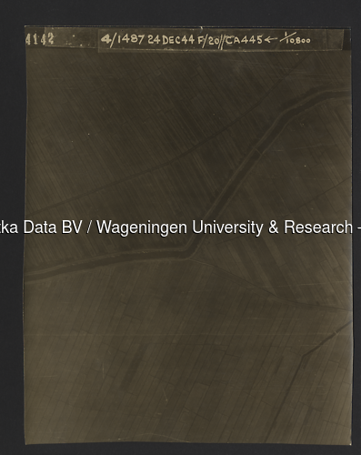Luchtfoto Bleskensgraaf ca (1944) uit de collectie Wageningen University WOII