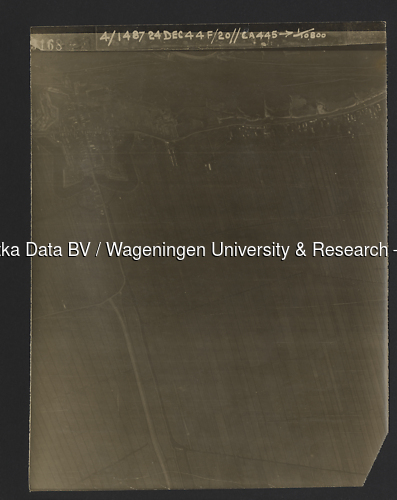Luchtfoto Langerak (1944) uit de collectie Wageningen University WOII
