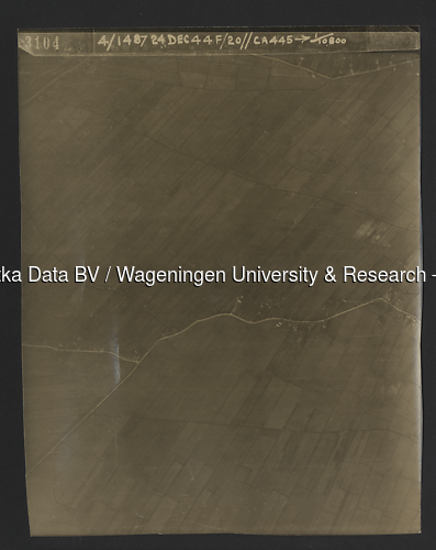 Luchtfoto Leerbroek (1944) uit de collectie Wageningen University WOII