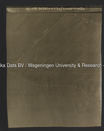 Luchtfoto Leerdam (1944) uit de collectie Wageningen University WOII