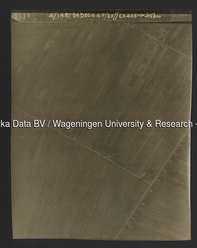 Luchtfoto Leerdam (1944) uit de collectie Wageningen University WOII