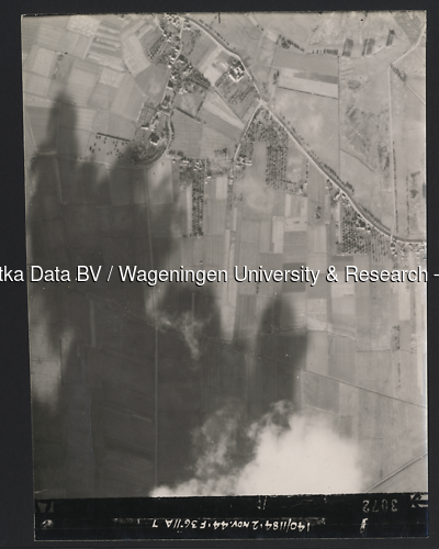 Luchtfoto Lathum (1944) uit de collectie Wageningen University WOII