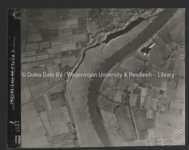 Luchtfoto Olst (1944) uit de collectie Wageningen University WOII