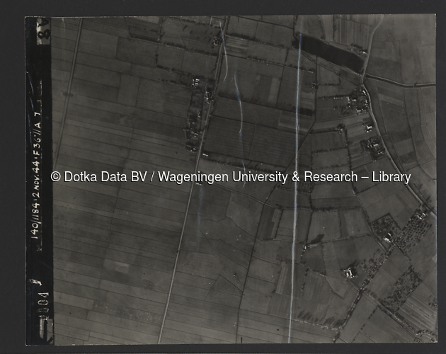 Luchtfoto Hattem (1944) uit de collectie Wageningen University WOII
