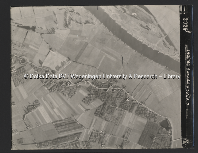 Luchtfoto Welsum (1944) uit de collectie Wageningen University WOII