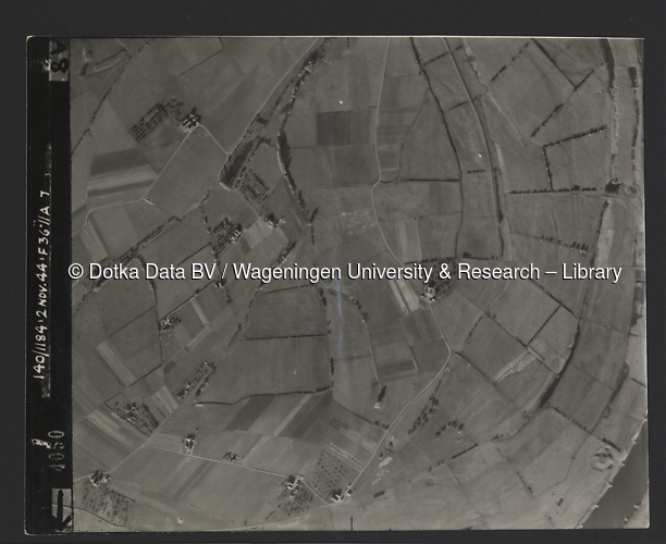 Luchtfoto Wilp (1944) uit de collectie Wageningen University WOII