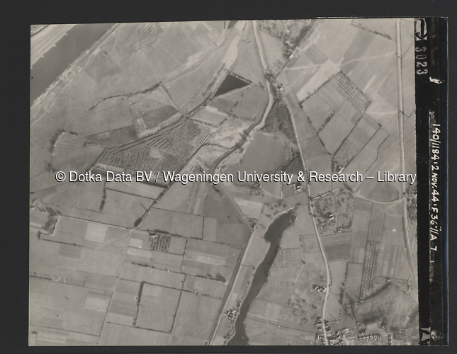 Luchtfoto Olst (1944) uit de collectie Wageningen University WOII