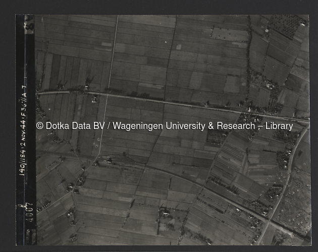 Luchtfoto Hattem (1944) uit de collectie Wageningen University WOII