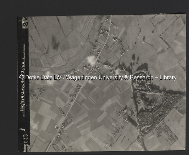 Luchtfoto Baak (1944) uit de collectie Wageningen University WOII
