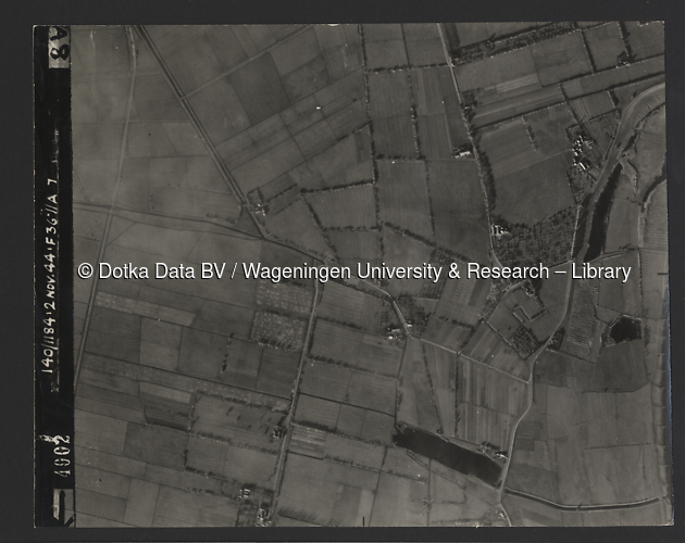 Luchtfoto Hattem (1944) uit de collectie Wageningen University WOII