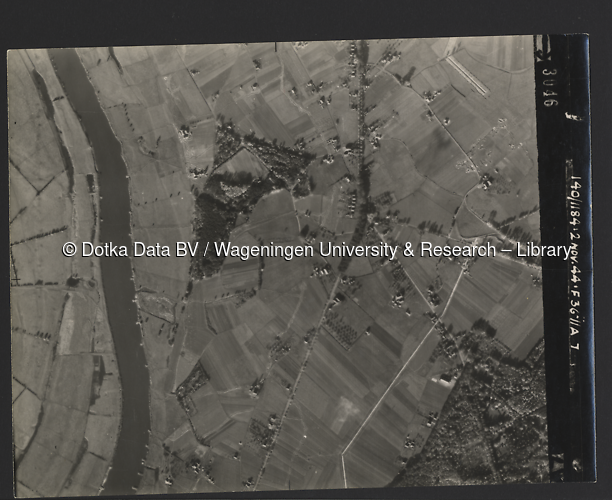 Luchtfoto Epse (1944) uit de collectie Wageningen University WOII