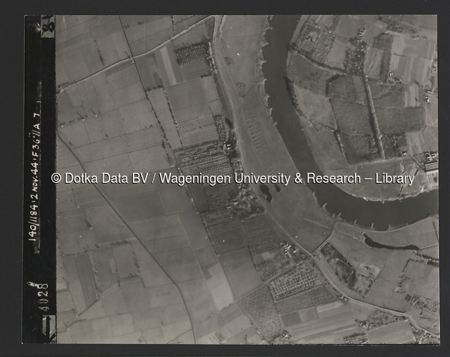 Luchtfoto Olst (1944) uit de collectie Wageningen University WOII