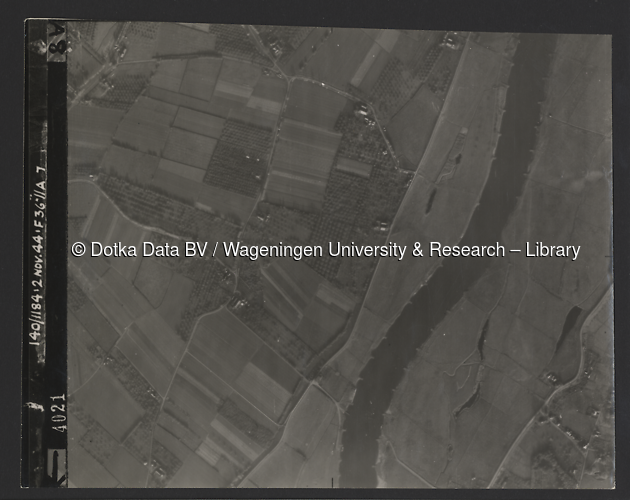 Luchtfoto Wijhe (1944) uit de collectie Wageningen University WOII