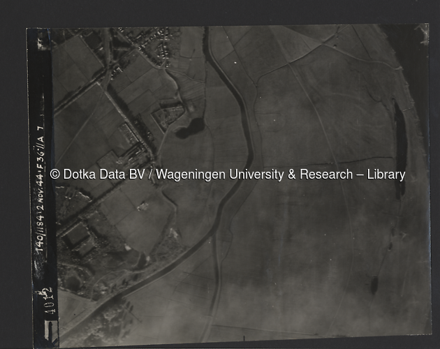 Luchtfoto Hattem (1944) uit de collectie Wageningen University WOII
