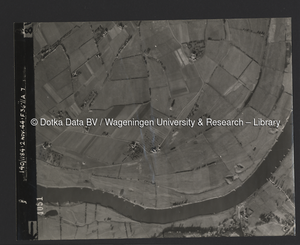 Luchtfoto Wilp (1944) uit de collectie Wageningen University WOII