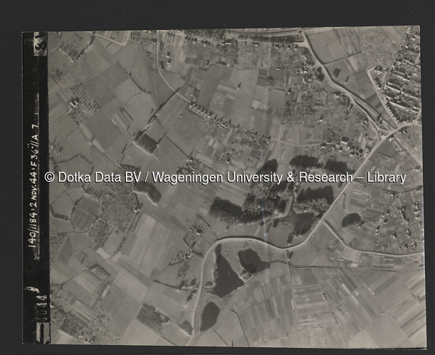 Luchtfoto Wilp (1944) uit de collectie Wageningen University WOII