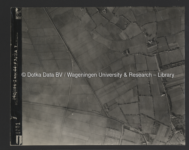 Luchtfoto Zalk (1944) uit de collectie Wageningen University WOII