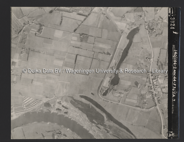 Luchtfoto Olst (1944) uit de collectie Wageningen University WOII