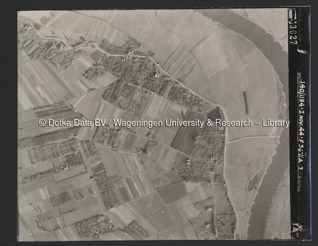 Luchtfoto Welsum (1944) uit de collectie Wageningen University WOII