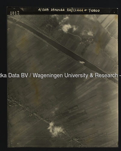 Luchtfoto Schalkwijk (1944) uit de collectie Wageningen University WOII