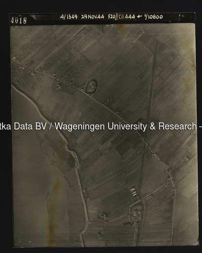 Luchtfoto Tull en 't Waal (1944) uit de collectie Wageningen University WOII