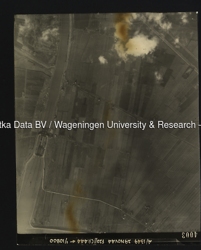 Luchtfoto Nieuwegein (1944) uit de collectie Wageningen University WOII
