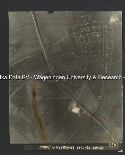 Luchtfoto Vianen (1944) uit de collectie Wageningen University WOII