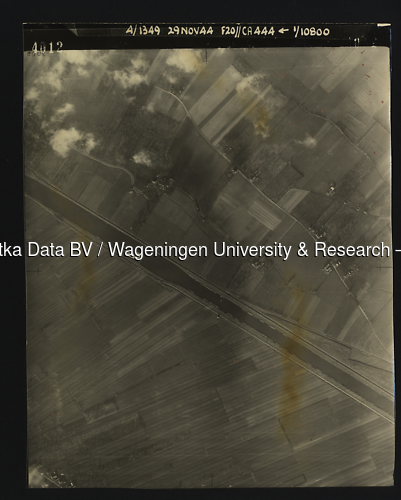 Luchtfoto Schalkwijk (1944) uit de collectie Wageningen University WOII