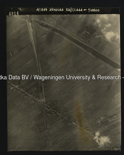 Luchtfoto Schalkwijk (1944) uit de collectie Wageningen University WOII