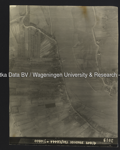 Luchtfoto Hagestein (1944) uit de collectie Wageningen University WOII