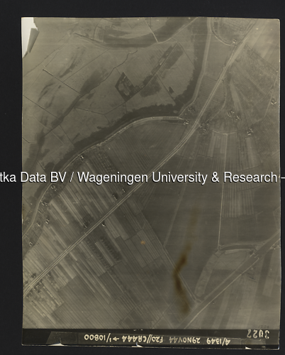 Luchtfoto Vianen (1944) uit de collectie Wageningen University WOII