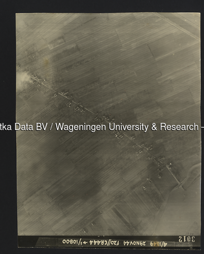 Luchtfoto Schalkwijk (1944) uit de collectie Wageningen University WOII