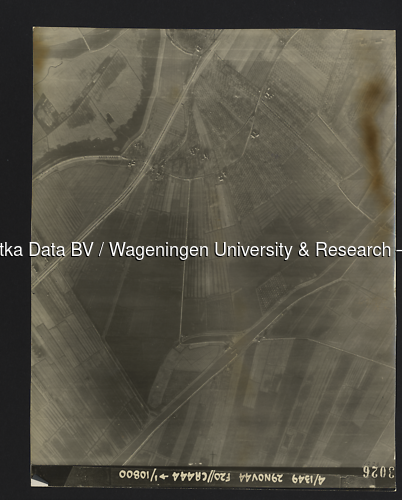 Luchtfoto Vianen (1944) uit de collectie Wageningen University WOII