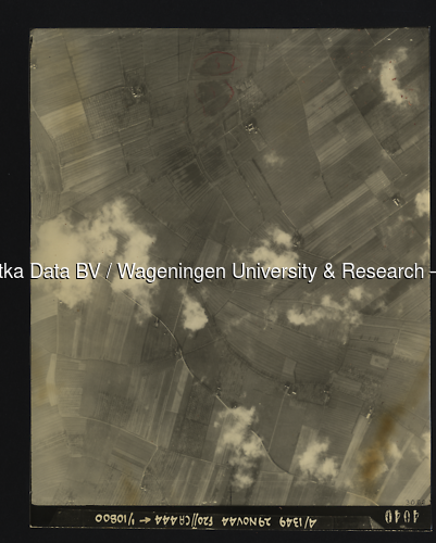 Luchtfoto Houten (1944) uit de collectie Wageningen University WOII