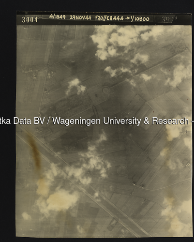 Luchtfoto Houten (1944) uit de collectie Wageningen University WOII
