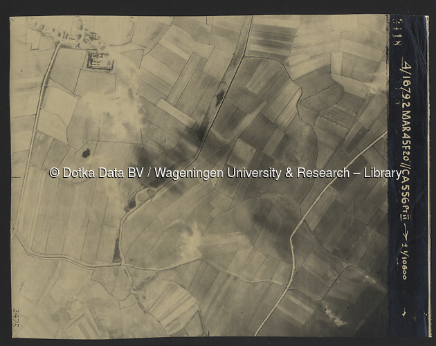 Luchtfoto Deursen-Dennenburg (1945) uit de collectie Wageningen University WOII