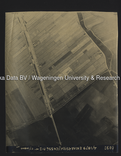 Luchtfoto Culemborg (1945) uit de collectie Wageningen University WOII