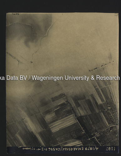 Luchtfoto Zoelen (1945) uit de collectie Wageningen University WOII