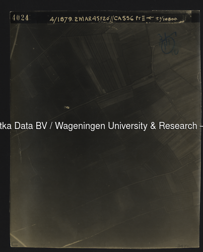 Luchtfoto Deil (1945) uit de collectie Wageningen University WOII