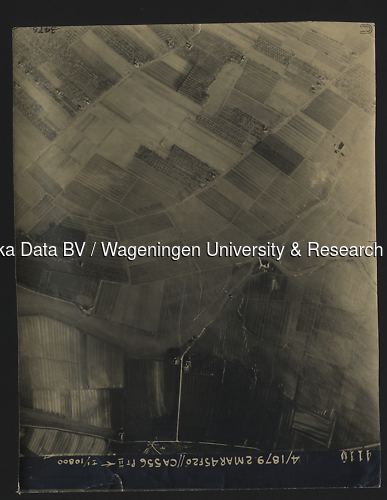 Luchtfoto Lienden (1945) uit de collectie Wageningen University WOII