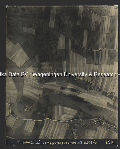 Luchtfoto Kapel-Avezaath (1945) uit de collectie Wageningen University WOII