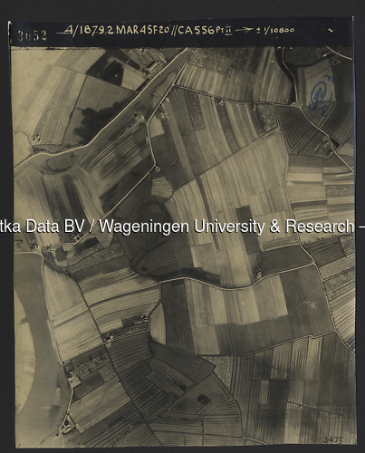 Luchtfoto Buren (1945) uit de collectie Wageningen University WOII