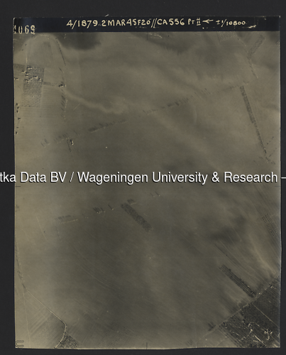 Luchtfoto Ommeren (1945) uit de collectie Wageningen University WOII