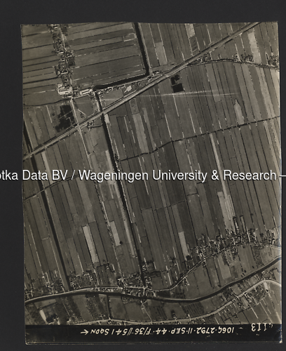 Luchtfoto Hekendorp (1944) uit de collectie Wageningen University WOII