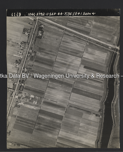 Luchtfoto Bleiswijk (1944) uit de collectie Wageningen University WOII
