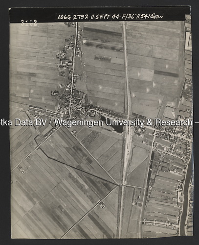 Luchtfoto Waddinxveen (1944) uit de collectie Wageningen University WOII