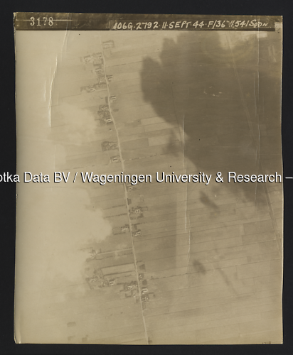 Luchtfoto Delft (1944) uit de collectie Wageningen University WOII
