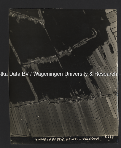 Luchtfoto Reeuwijk (1944) uit de collectie Wageningen University WOII